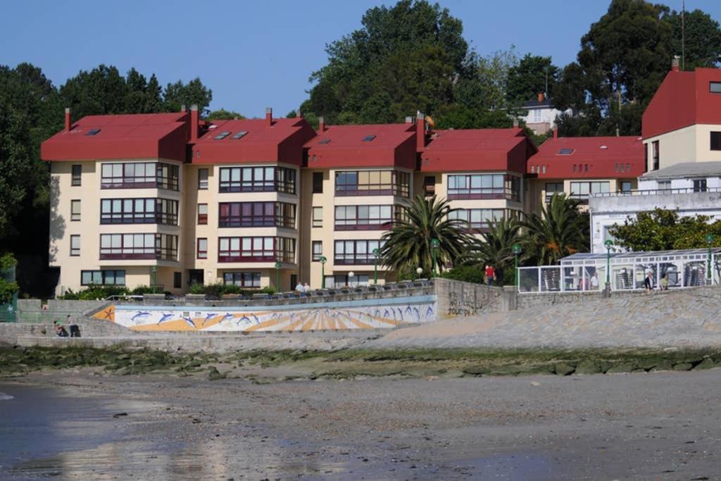 A Coruna - Playa Santa Cristina, Perillo-أوليروس المظهر الخارجي الصورة